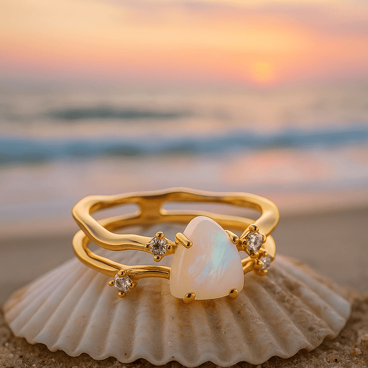 Anello in argento 925 con pietra di luna e decorazioni dorate