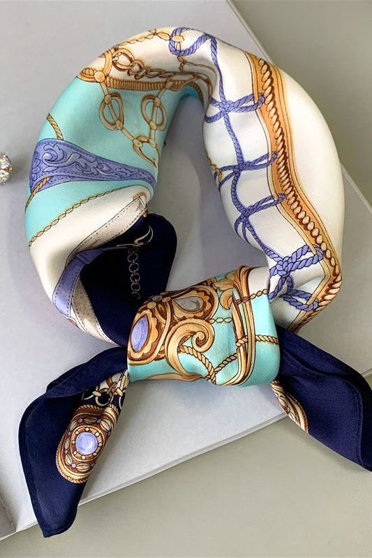 Elena-huivi (100 % seta - 53 cm)