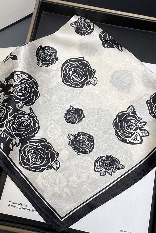 Elodie-huivi (100 % seta – 68 cm)