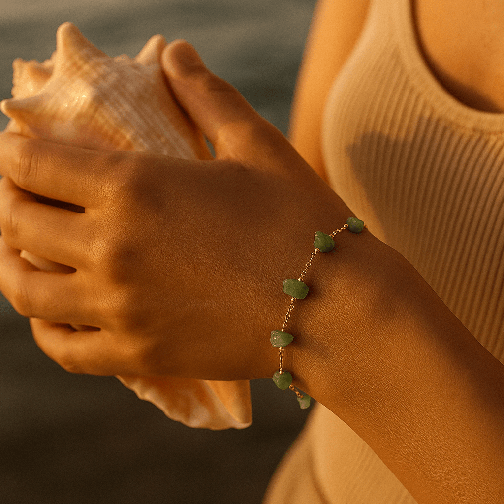 Bracciale con frammenti marini