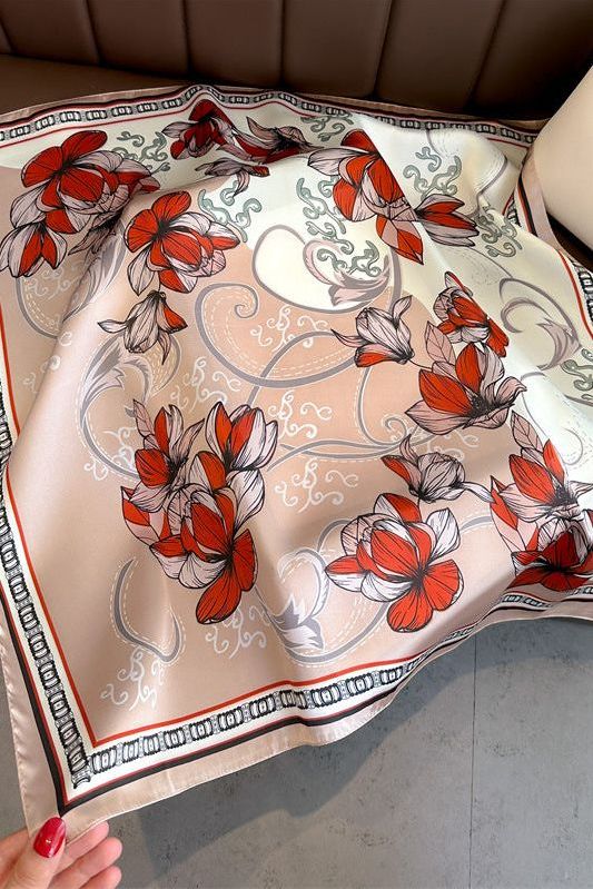 Theresa-huivi (100% seta - 68 cm)