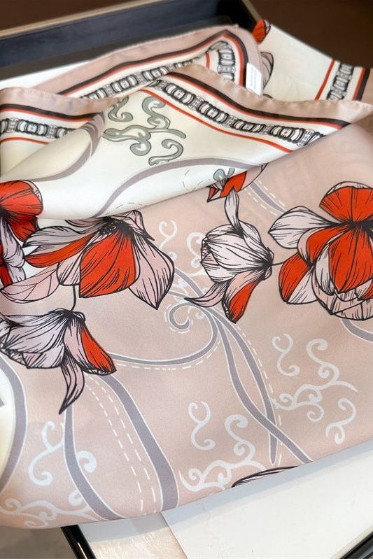 Theresa-huivi (100% seta - 68 cm)