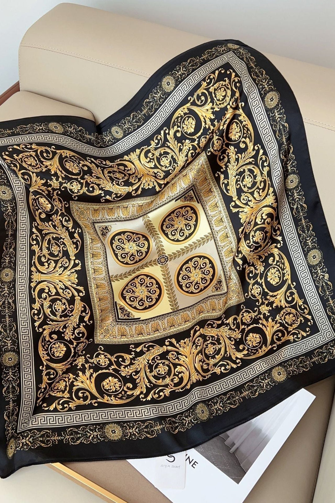 Valeria Foulard (100% Seta - 70cm)